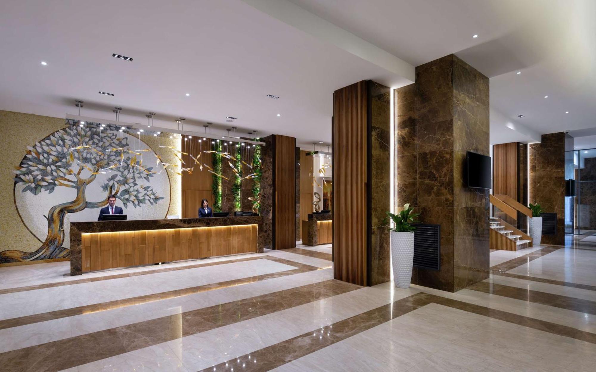 Doubletree By Hilton Almaty Hotel Bagian luar foto